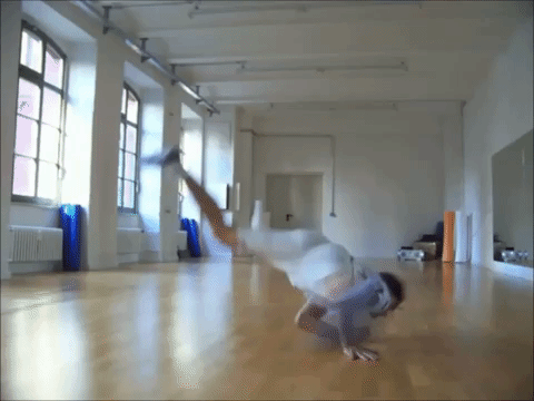 Hamudi macht Breakdance
