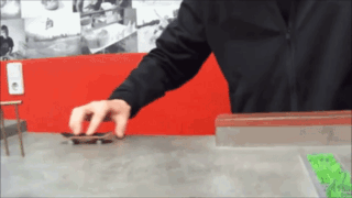 Fingerboarding 