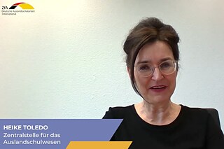 Heiko Toledo, Leiterin der ZfA, eröffnen die Themenwoche mit der Diskussion „Gelebte Toleranz und Verantwortung von Schulen“
