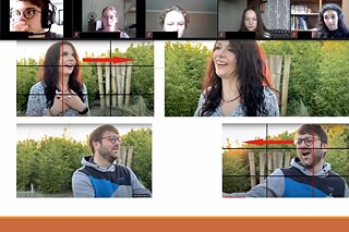 Ausschnitt des Filmworkshops, bei dem die Teilnehmenden Bilder von einem Mann und einer Frau betrachten, die schauspielern