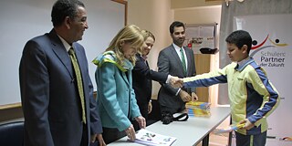 Schüler bei Festlichkeit