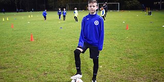 David auf dem Fußballplatz