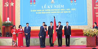 Feier an der Nguyen Gia Thieu Oberschule