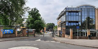 Gebäude der Tomlinscote School