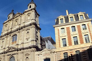Gebäude des Lycée et Collège Émile Zola