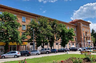 Gebäude des Esikova gimnasija Simeon Radev