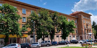 Gebäude des Esikova gimnasija Simeon Radev