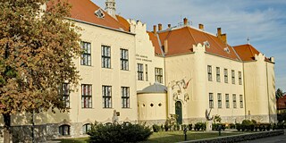 Gebäude der Bonyhádi Petőfi Sándor Evangélikus Iskola