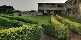 Der Hof des Lycée Mamie Adjoua de Yamoussoukro