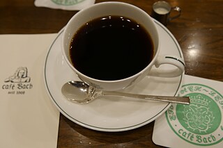 Im Café Bach in Tokio