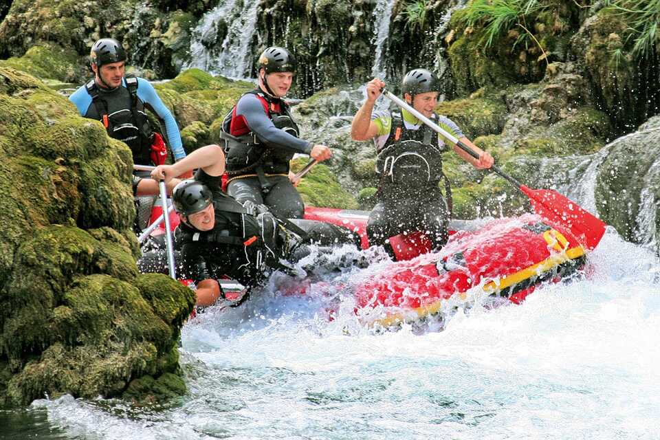 Rafting auf dem Fluss Uma