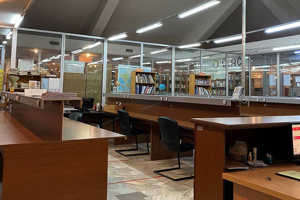 Lesesaal in der Zentralbibliothek Avetik Isahakyan in Eriwan