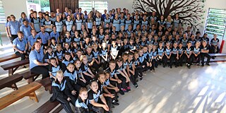 Schulfamilie der Zentralschule Friesland