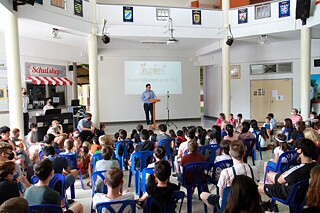 Schulveranstaltung in der Aula