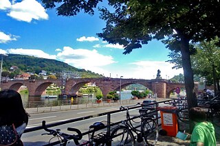 Brücke über dem Neckar
