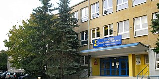 Gebäude des IX Liceum Ogólnokształcące im. K. Libelta