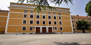 Gebäude des Gimnazija Vladimira Nazora