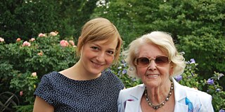Mari (30) und ihre Oma Martha (89)