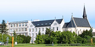 Gebäude des Biskupské gymnázium J.N.Neumanna