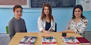 Gebäude der Heratsi Oberschule der Staatlichen Medizinischen Universität Eriwan, Lehrerinnen