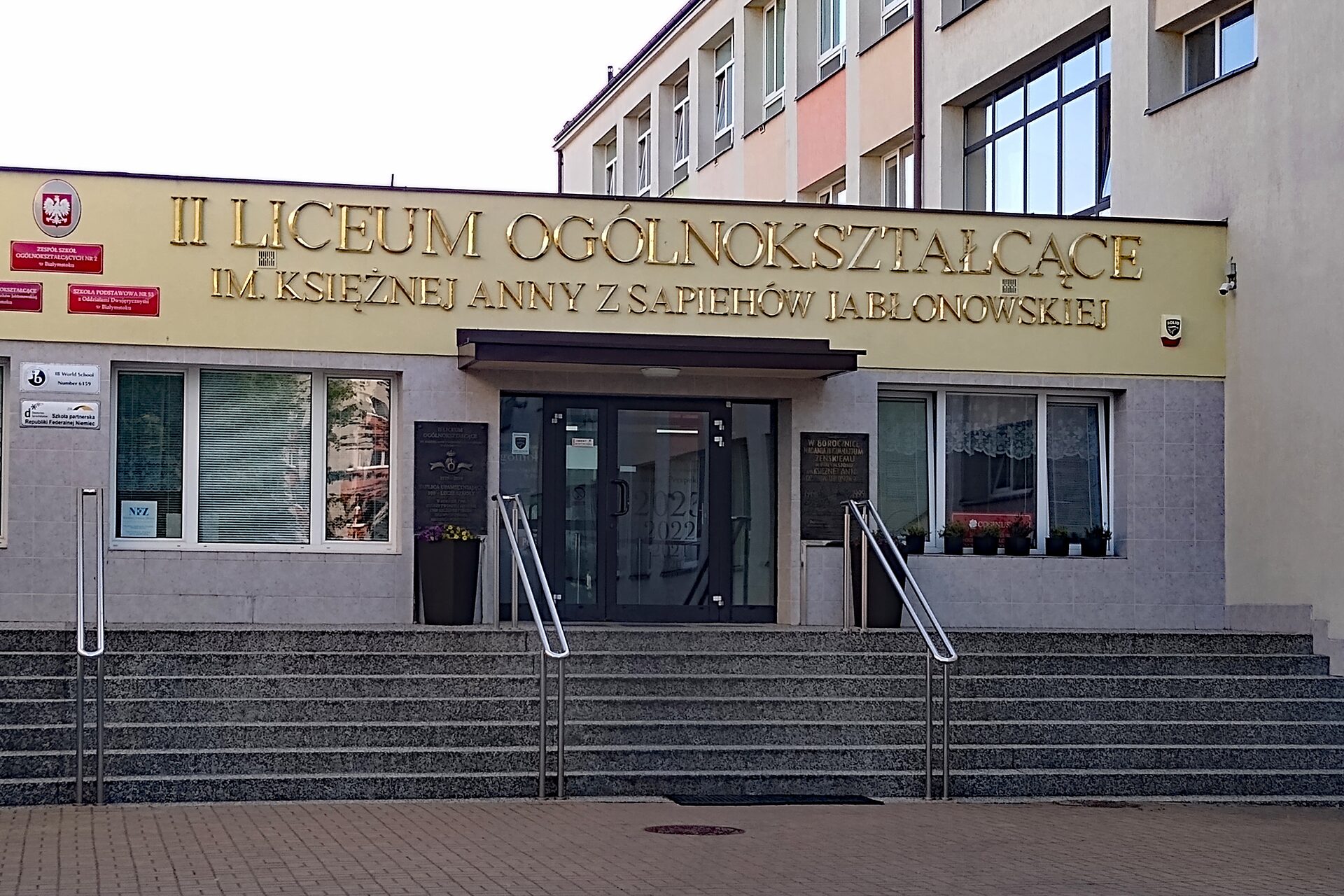 Ii Liceum Ogólnokształcące Im Ziemi Olkuskiej II Liceum Ogólnokształcące im. Anny z Sapiehów Jabłonowskiej - PASCH