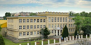 Gebäude des VI Liceum Ogólnokształcące z Oddziałami Dwujęzycznymi im. Jana Kochanowskiego