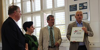 Übergabe der PASCH-Plakette am Gimnazija Jožeta Plečnika