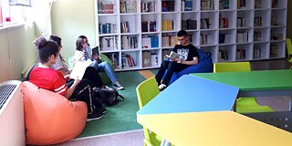 Bibliothek des Liceo Linguistico e Istituto Tecnico Economico Marco Polo in Bari