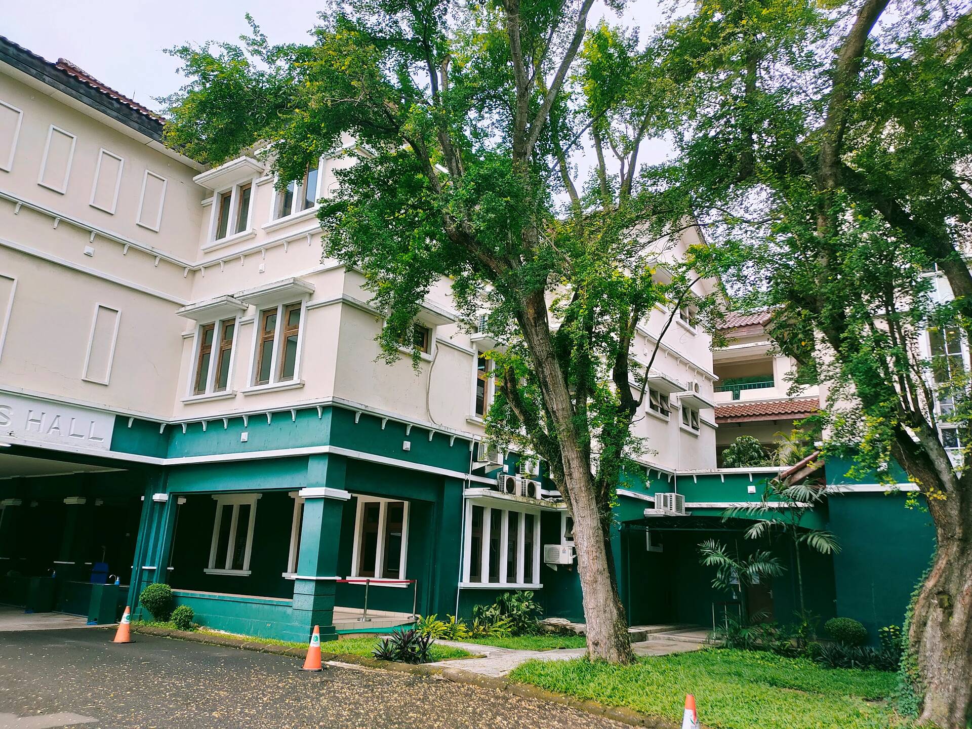 Santa Laurensia High School PASCHInitiative