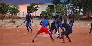 Schüler im Sportunterricht an der One World Secondary School