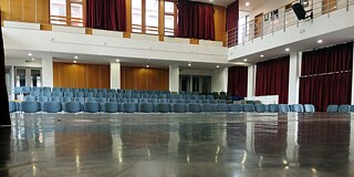 Gebäude des Szabadhegyi Magyar-Német Két Tanítási Nyelvű Általános Iskola és Gimnáziun