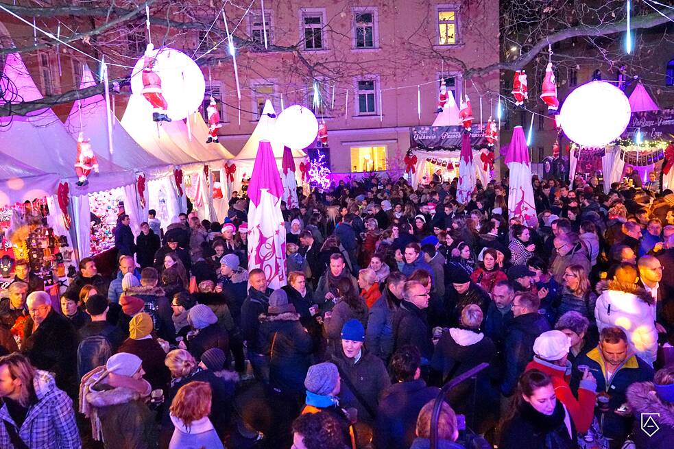 Blick auf den belegten Pink Christmas in München