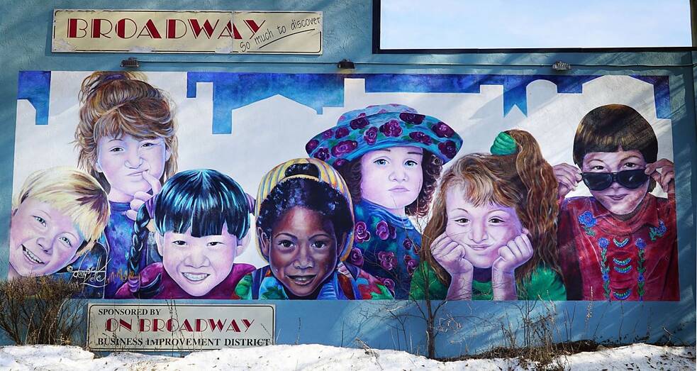 Graffiti: Kinder unterschiedlicher Herkunft und Ethnien