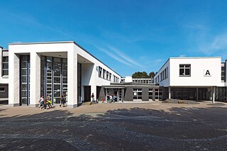 Schulgebäude der Gesamtschule Paderborn-Elsen