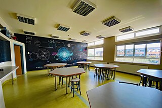 Klassenzimmer der Erasmios Ellinogermaniki Scholi