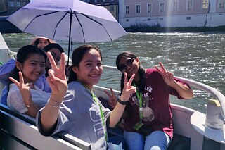 Bootsfahrt Jugendliche bei einer Bootsfahrt auf der Regnitz