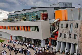 Gebäude der Ayb School