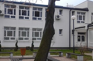 Gebäude des Gymnasiums Filip Višnjić