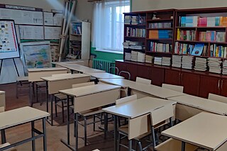 Gebäude der Hauptschule Nr.1 Tschambarak