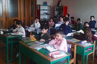 Schüler*innen an der Hauptschule Nr.25 in Gyumri