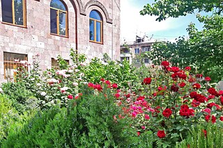 Gebäude der Oberschule Nr. 119 Benjamin Zhamkochyan in Eriwan