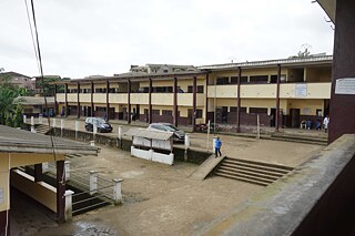 Gebäude des Lycée Bilingue de Nylon Ndogpassi