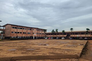 Gebäude des Lycée de Biyem-Assi