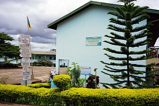 Gebäude des Collège Jean Tabi