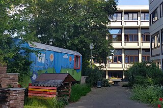 Schulgarten und Neubau der Bischöflichen St. Angela-Schule Düren