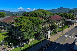 Luftaufnahme der Schule