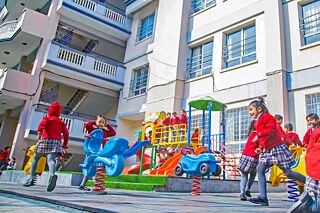 Pausenhof der DAV Sushil Kedia Vishwa Bharati Higher Secondary School