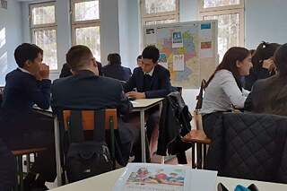 Unterrricht am Akademischen Lyzeum Shayhontohur der UWED