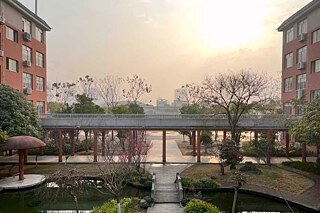 Gebäude der Yueyang Foreign Languages School