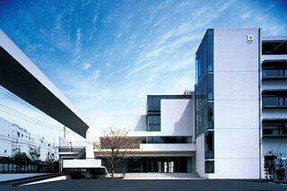 Schulgebäude der Dokkyo Junior & Senior High School